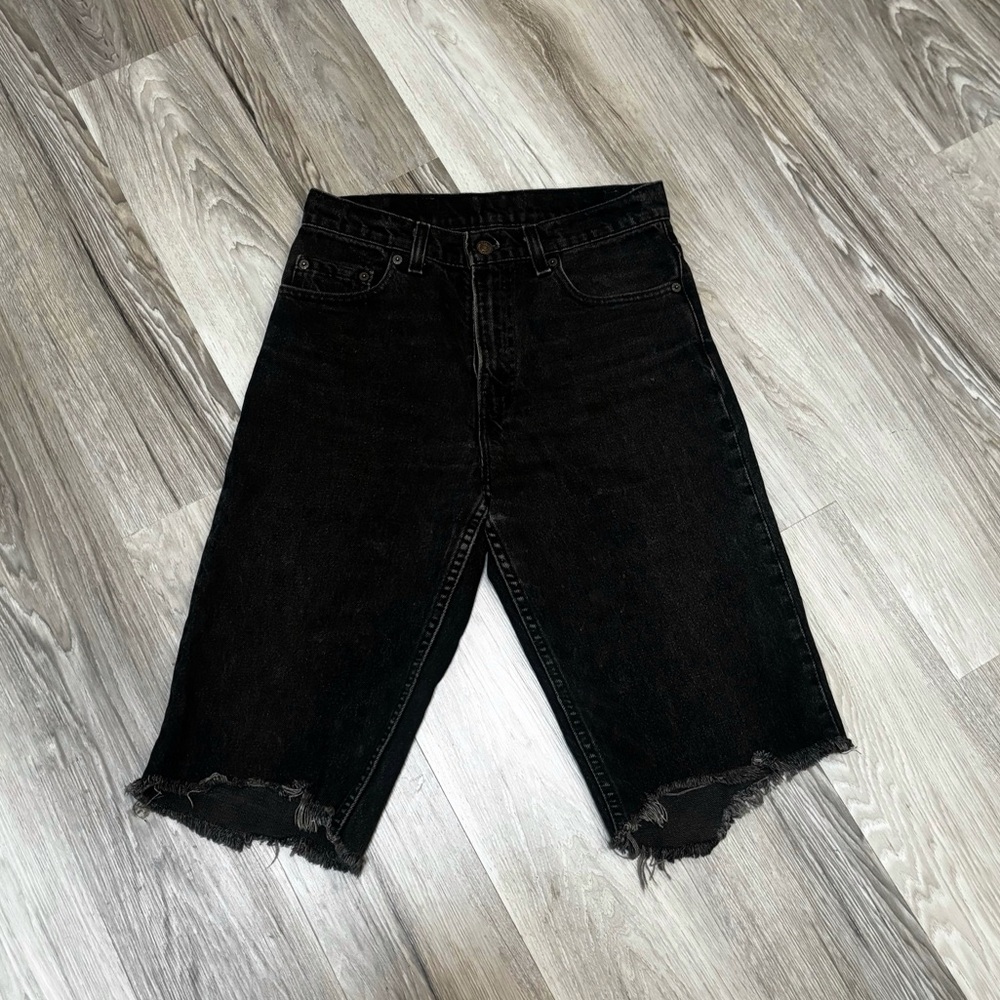 Levi 550 cut offs // w 29 l 34